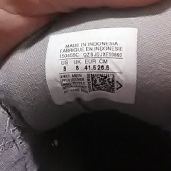 Converse - Picture 2 of 2